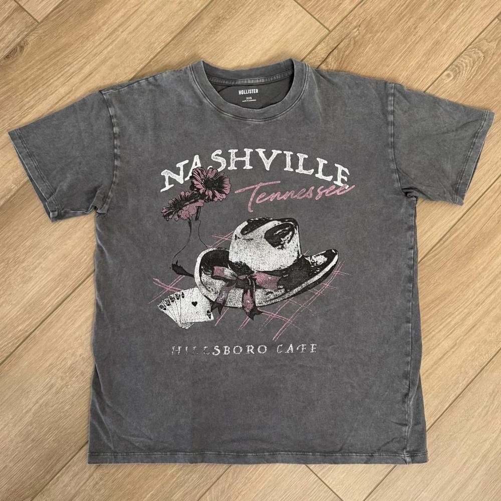 Hollister Co. Nashville Tennessee graphic tee with cowboy hat size XXS